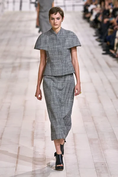 Look 33